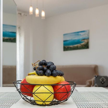Gus Apartament Vlorë エクステリア 写真