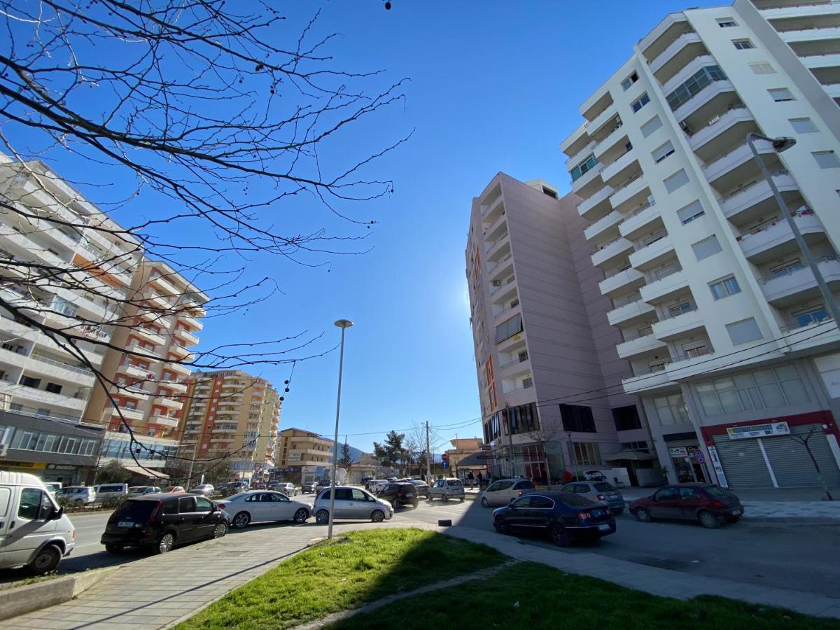 Gus Apartament Vlorë エクステリア 写真